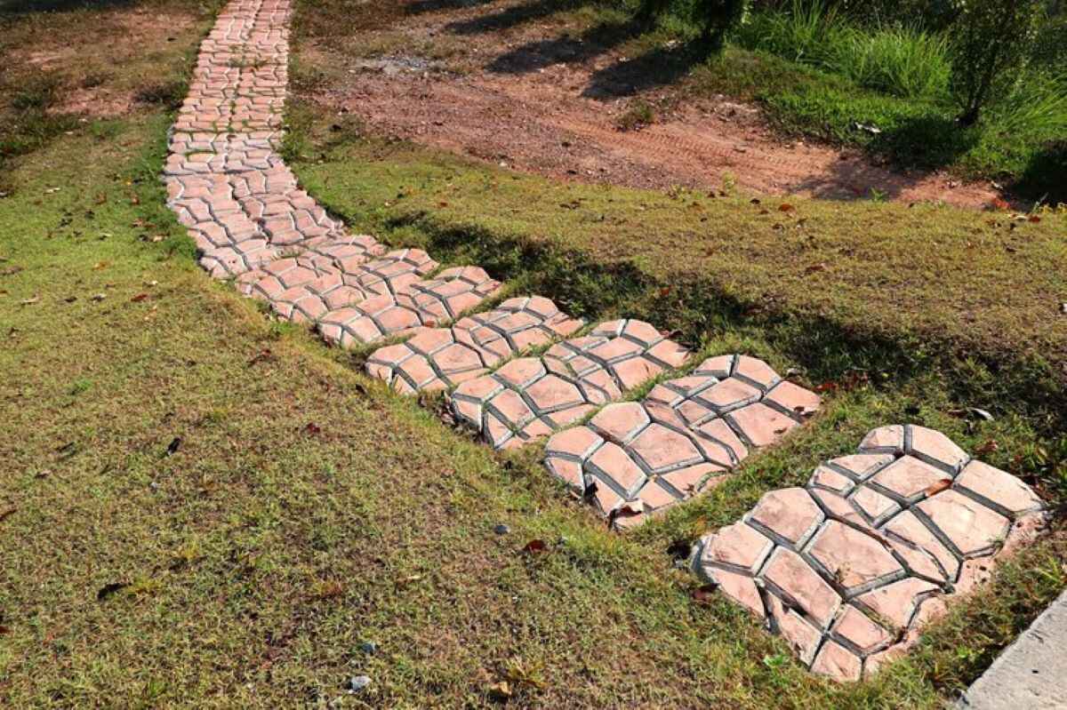 DIY garden path ideas