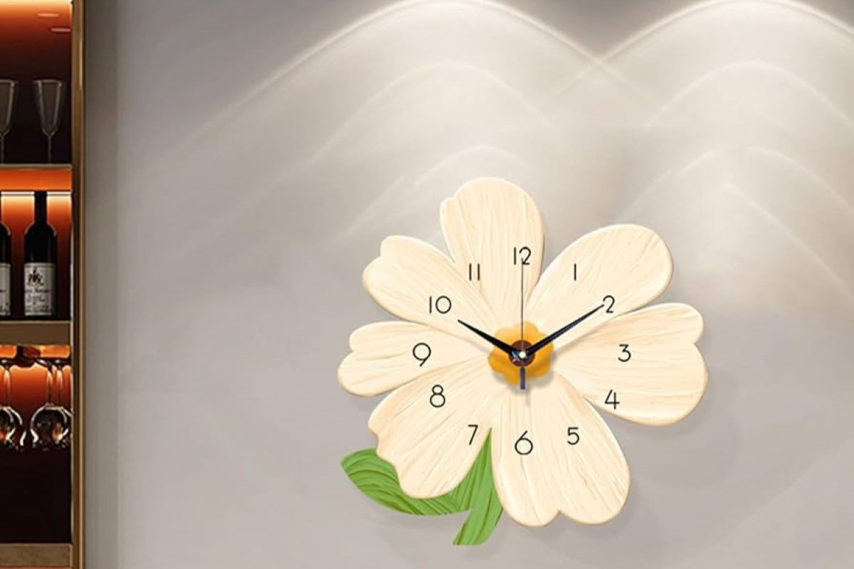 Living room wall clock decor ideas (homeparadis.com)