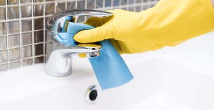 Remove hard water stains (homeparadis.com)